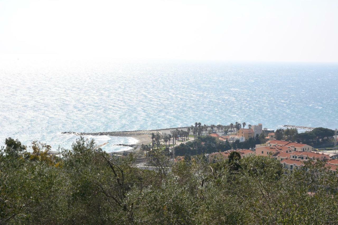 La Torretta Villa Imperia Luaran gambar